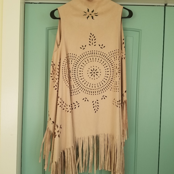 Vest - Picture 2 of 4